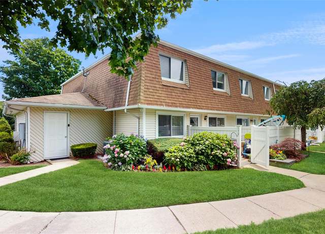 Property at 172 Storm Dr, Holtsville, NY 11742, 2 beds, 1 bath