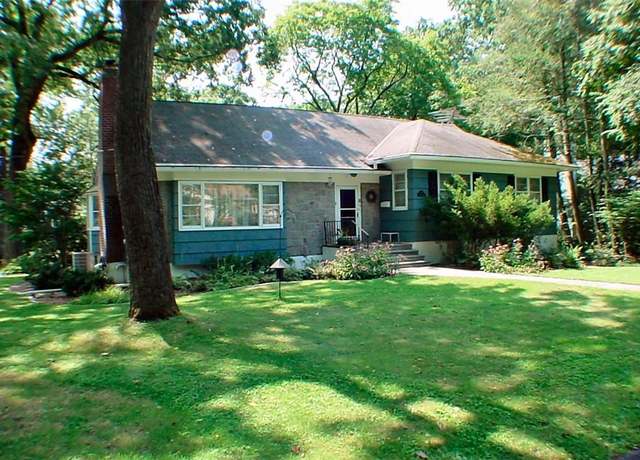 Property at 10 Evergreen Way, Sleepy Hollow, NY 10591, 4 beds, 3.5 baths