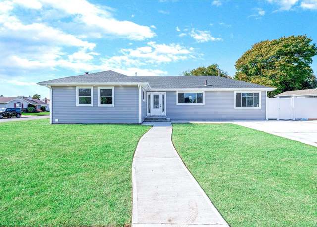 Property at 28 High St, Farmingdale, NY 11735, 3 beds, 2 baths