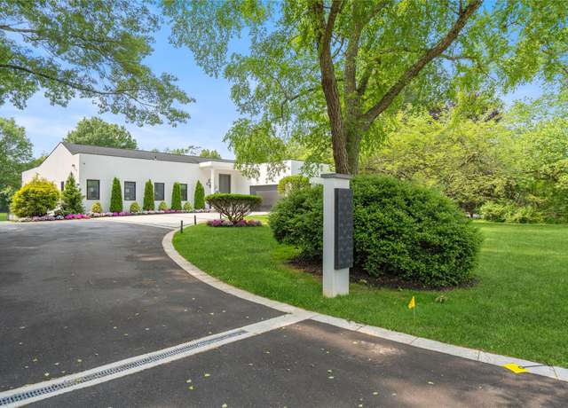 Property at 19 Linden Ln, Old Westbury, NY 11568, 5 beds, 5.5 baths
