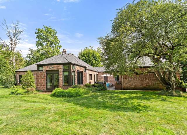 Property at 15 Hudson Rd E, Irvington, NY 10533, 4 beds, 3.5 baths