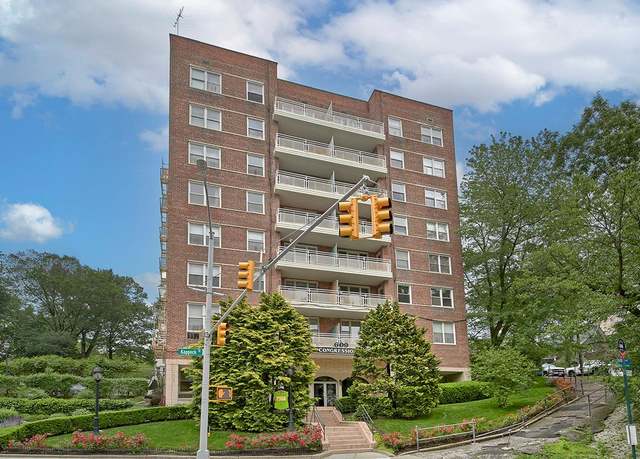 Property at 609 Kappock St Unit 3F, Bronx, NY 10463, 2 beds, 1 bath