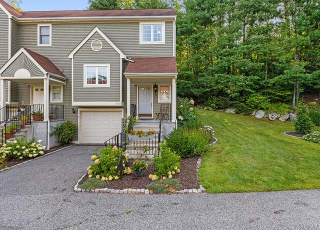 Property at 903 Kensington Way, Mount Kisco, NY 10549, 2 beds, 2.5 baths