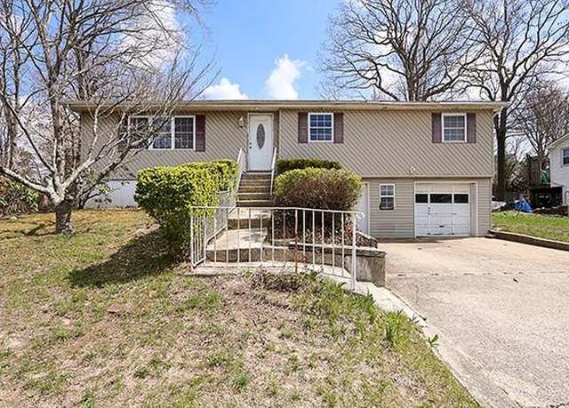 Property at 385 Dare Rd, Selden, NY 11784, 5 beds, 4 baths