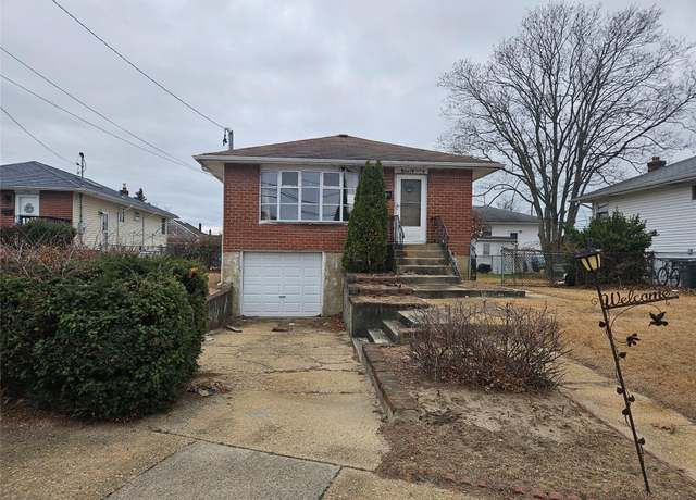 Property at 2874 Hempstead Ln, Wantagh, NY 11793, 3 beds, 1 bath