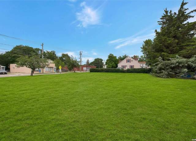 Property at 420 Osborn Ave, Riverhead, NY 11901