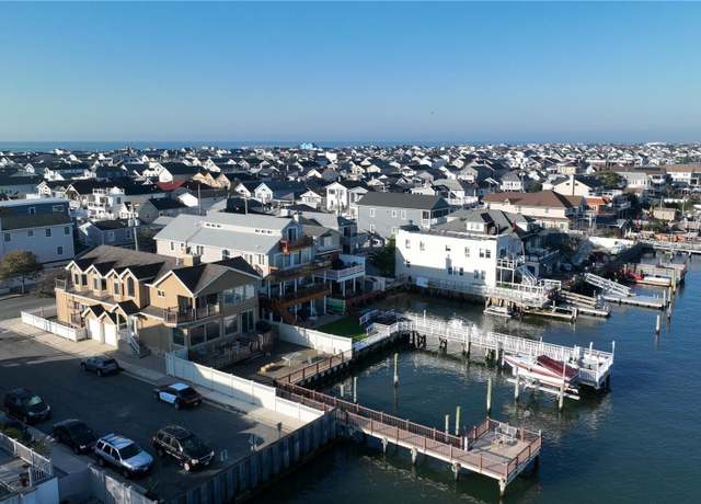 Property at 909 W Park Ave, Long Beach, NY 11561, 5 beds, 4.5 baths
