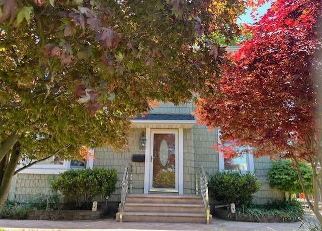 Property at 111 Raff Ave, Mineola, NY 11501, 6 beds, 3 baths