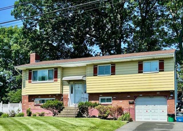 Property at 25 Waldron Dr, Stony Point, NY 10980, 5 beds, 2 baths