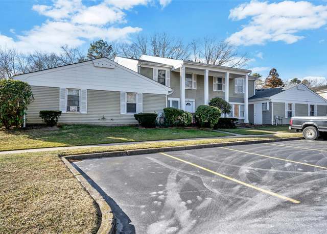 Property at 3A Independence Ct, Ridge, NY 11961, 2 beds, 1.5 baths