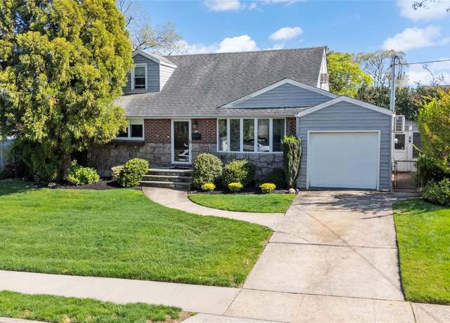 Property at 30 Lawrence St, Farmingdale, NY 11735, 4 beds, 2 baths
