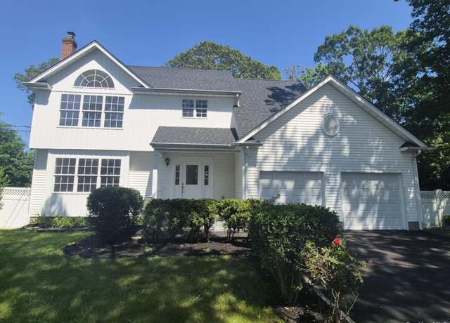 Property at 89 Railroad Ave, Center Moriches, NY 11934, 4 beds, 2.5 baths
