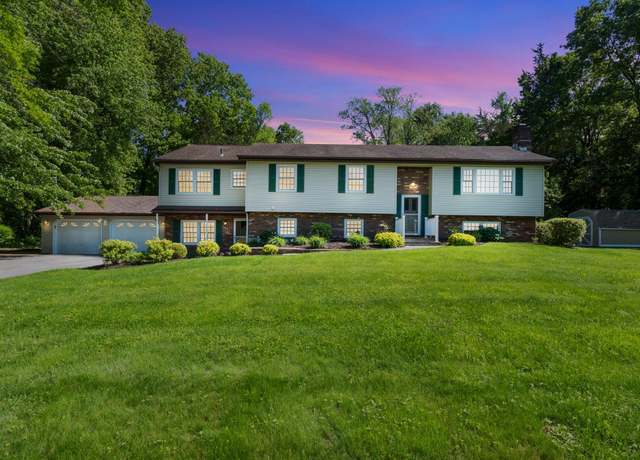 Property at 8 Anna D Ct, Hopewell Junction, NY 12533, 5 beds, 4 baths