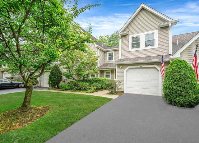 Property at 86 Erik Dr, East Setauket, NY 11733, 3 beds, 2.5 baths