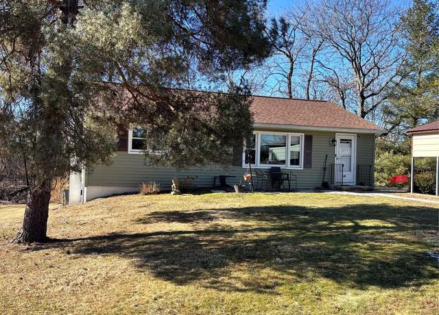 Property at 10 Ridgeview Dr, Newburgh, NY 12550, 4 beds, 1.5 baths