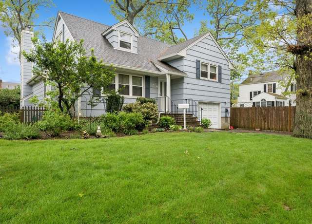 Property at 1836 Willis Ave, Merrick, NY 11566, 3 beds, 2 baths