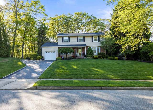 Property at 90 Gannet Dr, Commack, NY 11725, 4 beds, 3.5 baths