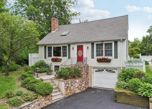 Property at 560 Main St, Northport, NY 11768, 3 beds, 2 baths