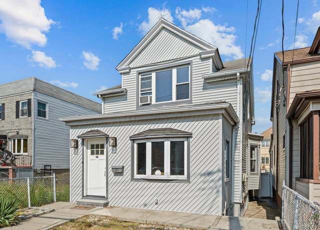 Property at 916 Clarence Ave, Bronx, NY 10465, 3 beds, 2.5 baths