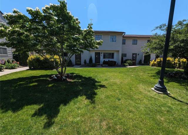 Property at 650 Newbridge Rd #48, East Meadow, NY 11554, 2 beds, 1.5 baths