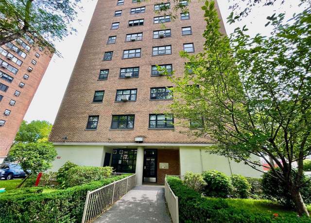 Property at 33-47 14th St Unit 2C, Astoria, NY 11106, 3 beds, 1.5 baths