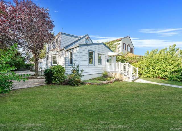 Property at 93 Woodside Ave, Freeport, NY 11520, 4 beds, 3 baths