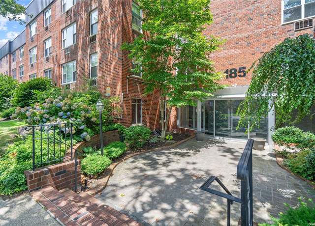 Property at 185 S Middle Neck Rd Unit 1N, Great Neck, NY 11021, 2 beds, 2 baths