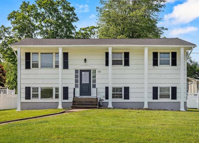 Property at 125 Lakewood Dr, Congers, NY 10920, 4 beds, 2 baths