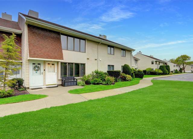 Property at 20 Laurel Ave #83, East Islip, NY 11730, 1 bed, 1 bath