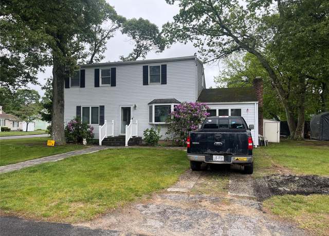 Property at 18 Bonnybill Dr, Centereach, NY 11720, 4 beds, 2 baths