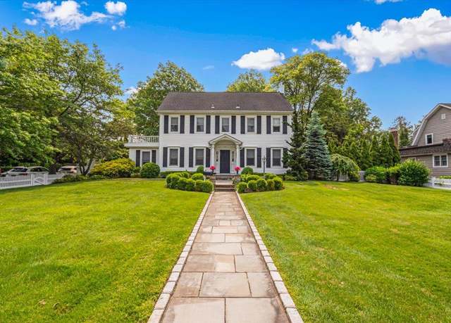 Property at 195 Hempstead Ave, Rockville Centre, NY 11570, 4 beds, 2.5 baths