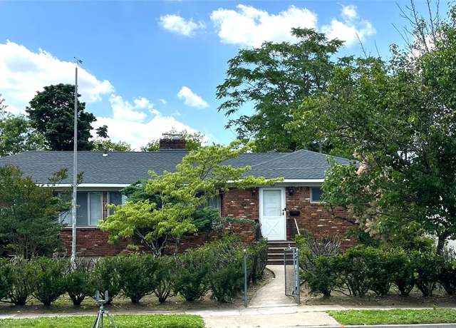 Property at 59 Hewlett Point Ave, East Rockaway, NY 11518, 3 beds, 1.5 baths
