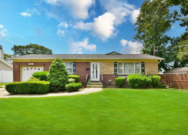 Property at 212 N Cedar St, Massapequa, NY 11758, 3 beds, 1 bath