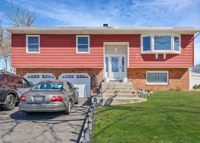 Property at 5 Eisenhower Rd, Centereach, NY 11720, 5 beds, 2.5 baths