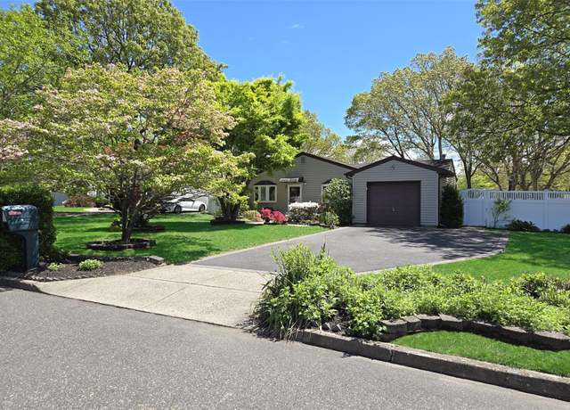 Property at 9 Irene Ct, Centereach, NY 11720, 4 beds, 1.5 baths