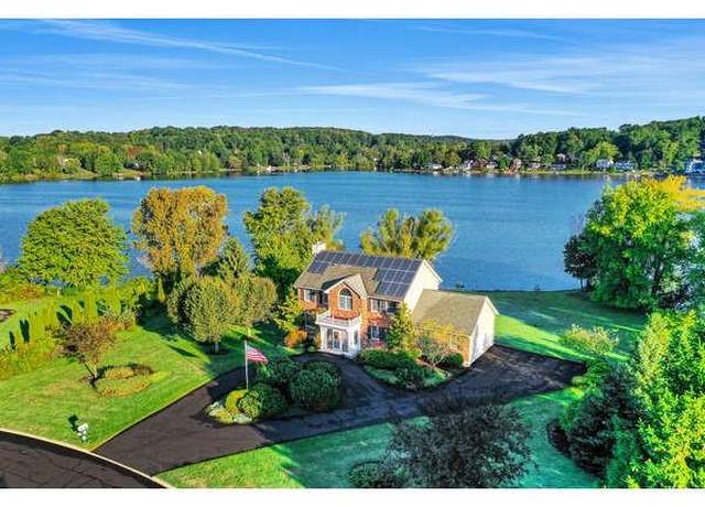 Property at 50 Waterview Ter, New Windsor, NY 12553, 3 beds, 2.5 baths