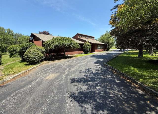 Property at 565 Prosperous Valley Rd, Middletown, NY 10940, 4 beds, 2.5 baths
