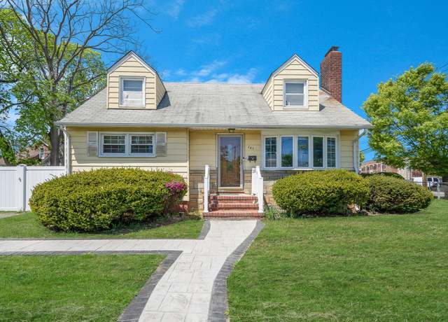 Property at 161 Grand Ave, Freeport, NY 11520, 4 beds, 2 baths