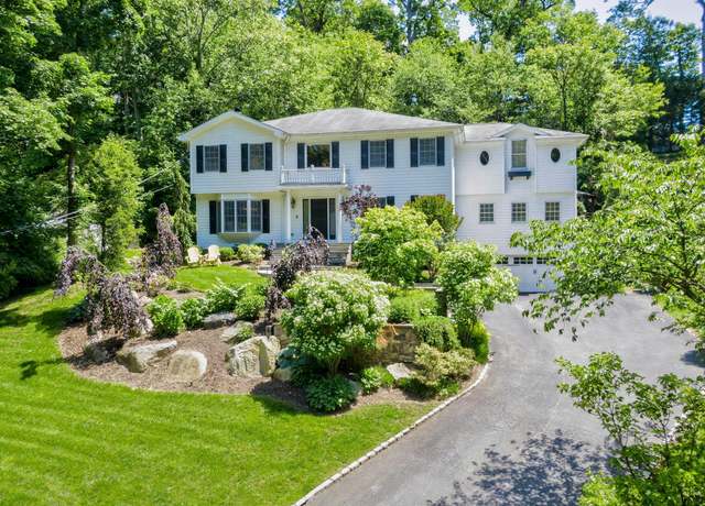 Property at 70A Davis Rd, Port Washington, NY 11050, 5 beds, 4.5 baths