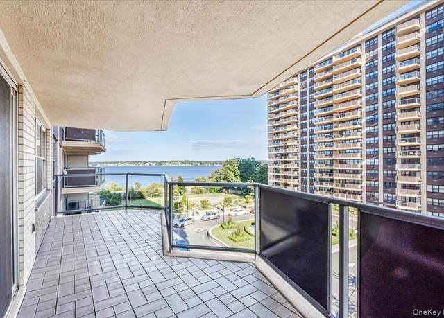 Property at 17-85 215th St Unit 5F, Bayside, NY 11360, 2 beds, 2 baths