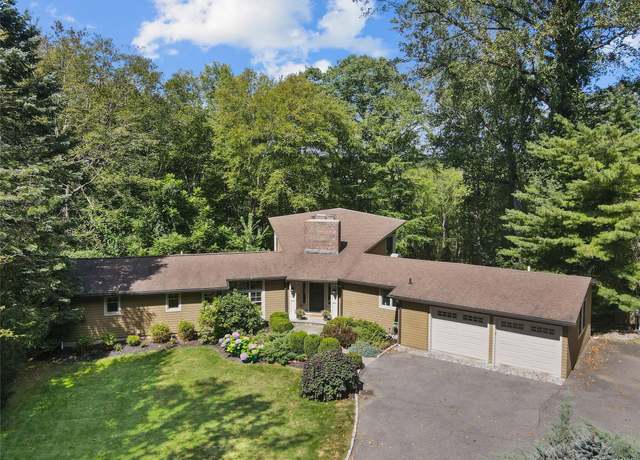 Property at 4 Yale Pl, Armonk, NY 10504, 3 beds, 3 baths
