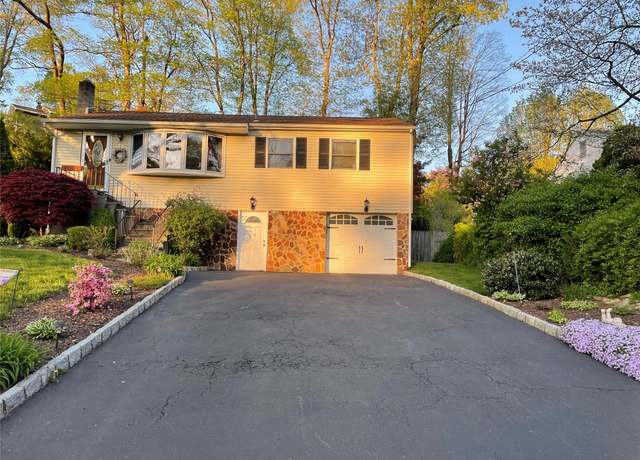 Property at 130 Putnam Rd, Garrison, NY 10524, 3 beds, 1.5 baths