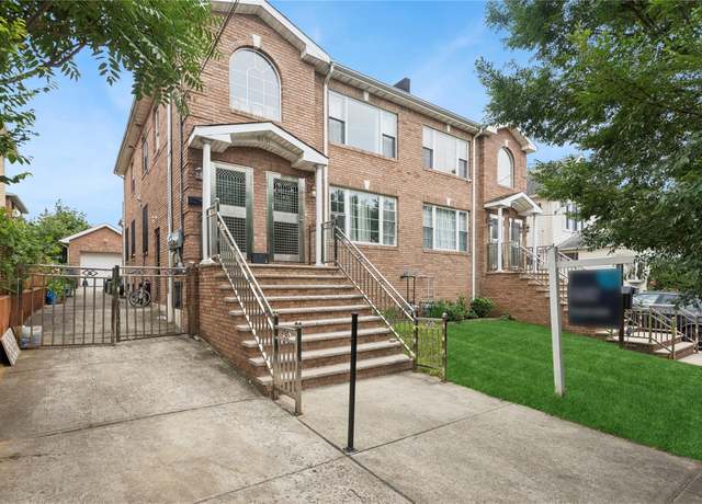 Property at 61-31 136th St, Flushing, NY 11367, 3 beds