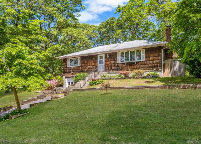Property at 29 Patchogue Rd, Sound Beach, NY 11789, 2 beds, 1 bath