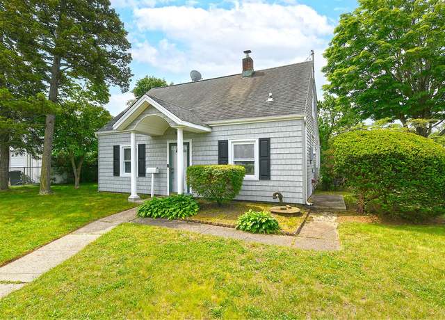 Property at 2 Anvil Ln, Levittown, NY 11756, 4 beds, 2 baths