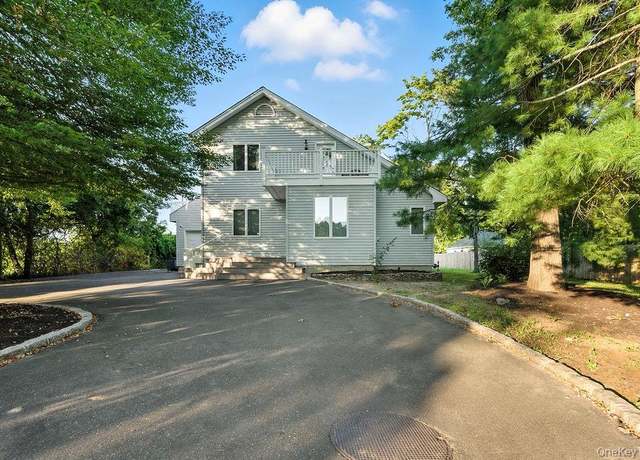 Property at 100 Manor Ln, Jamesport, NY 11947, 3 beds, 2 baths
