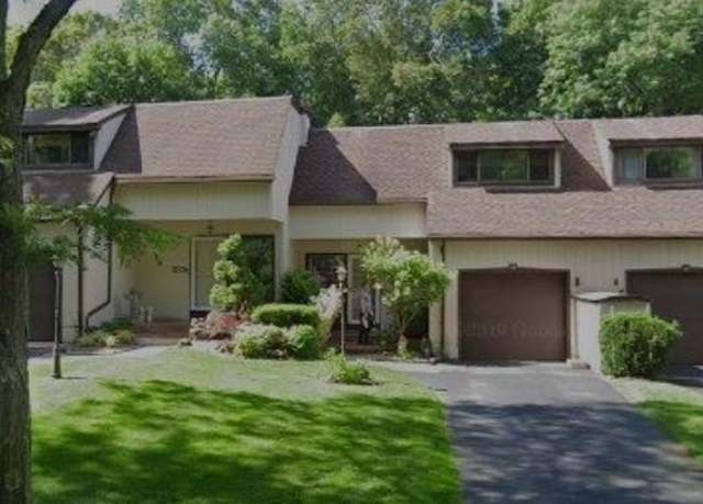 Property at 40 Cedar Ln N, Glen Head, NY 11545, 2 beds, 3.5 baths