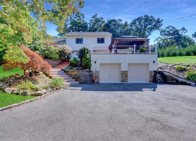 Property at 29 Hillside Ln, Syosset, NY 11791, 4 beds, 3 baths