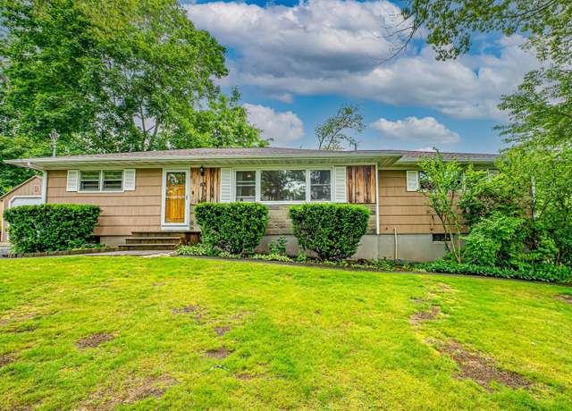 Property at 53 Satinwood Rd, Rocky Point, NY 11778, 4 beds, 2 baths