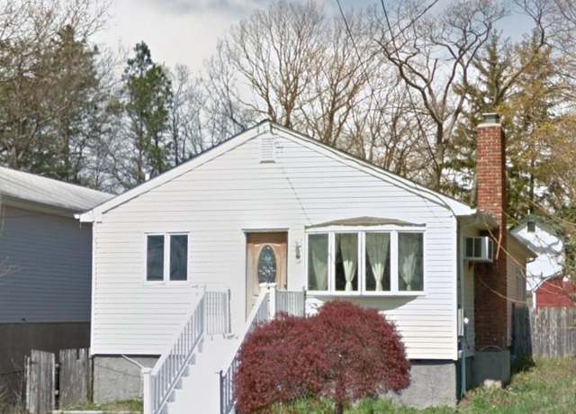 Property at 39 Willow Rd, Rocky Point, NY 11778, 3 beds, 2 baths